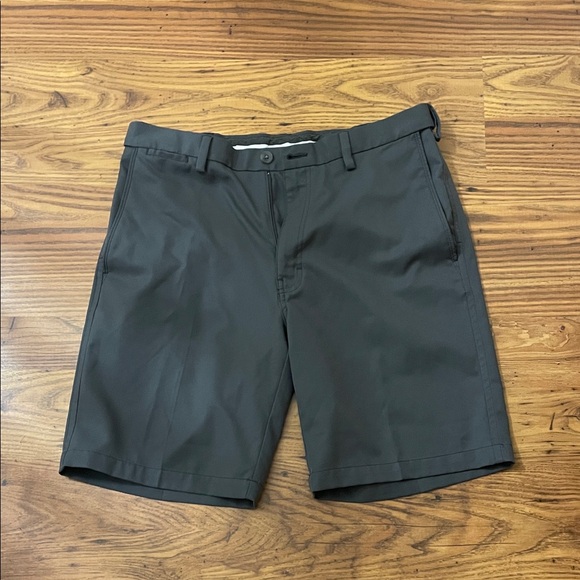 Classic Men's Charcoal Shorts Size 34 - Picture 1 of 6